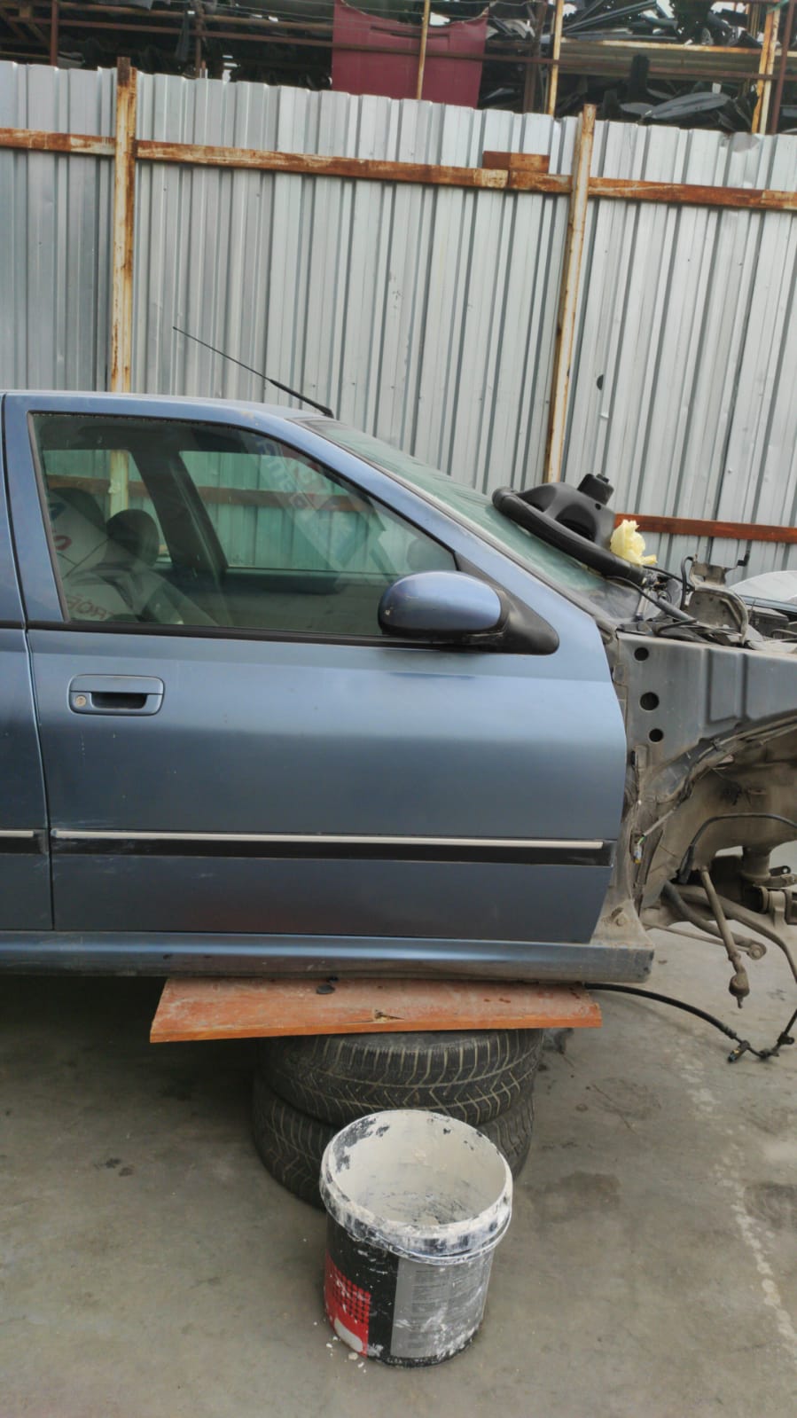 peugeot-406-cikma-orjinal-sag-ön-kapi Peugeot 406 Çıkma Orjinal Sağ Ön Kapı