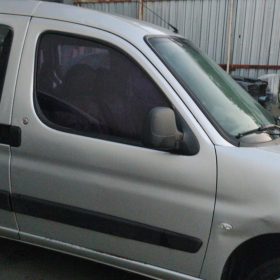 Peugeot Partner Çıkma Orjinal Sağ Ön Kapı