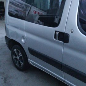 Peugeot Partner Çıkma Orjinal Sağ Arka Sürgülü Kapı