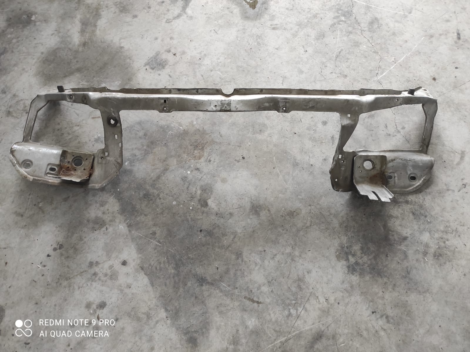 peugeot-106-cikma-orjinal-far-sacı Peugeot 106 Çıkma Orjinal Far Sacı