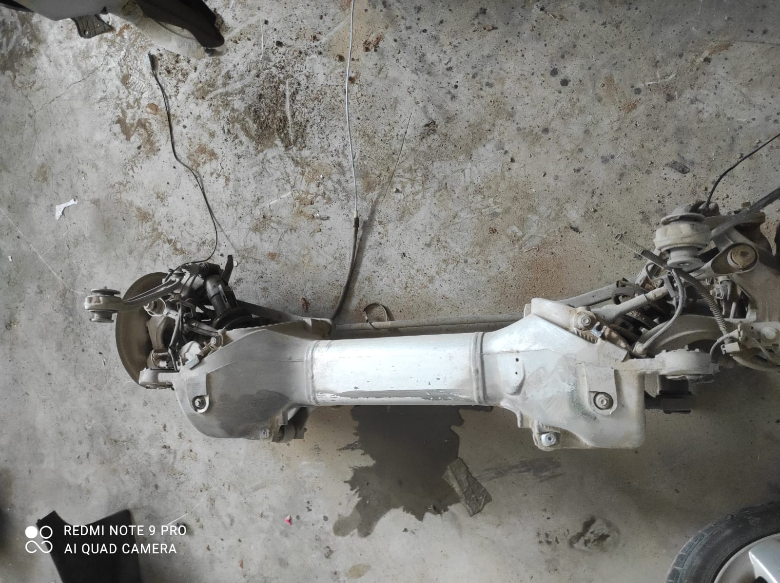 citroen-c5-cikma-orjinal-arka-dingil Citroen C5 Çıkma Orjinal Arka Dingil