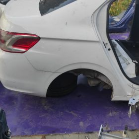 Peugeot 301 Çıkma Beyaz Sağ Arka Çamurluk