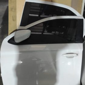 Peugeot 301 Çıkma Beyaz Sol Ön Kapı
