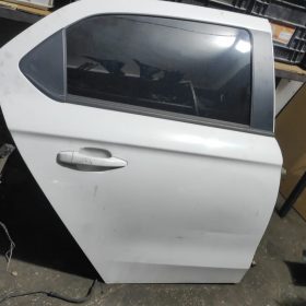 Peugeot 301 Çıkma Beyaz Sağ Arka Kapı