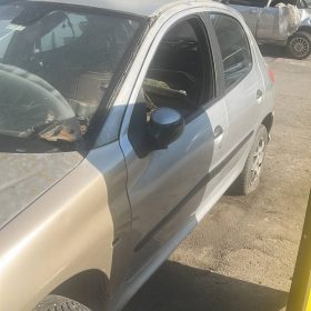Peugeot 206 çıkma sol ön kapı