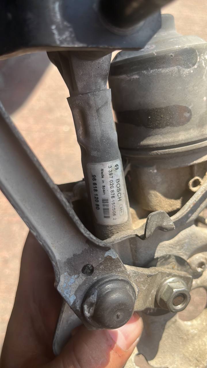Peugeot 407 ön cam silecek motoru garantili Peugeot 407 ön cam silecek motoru garantili